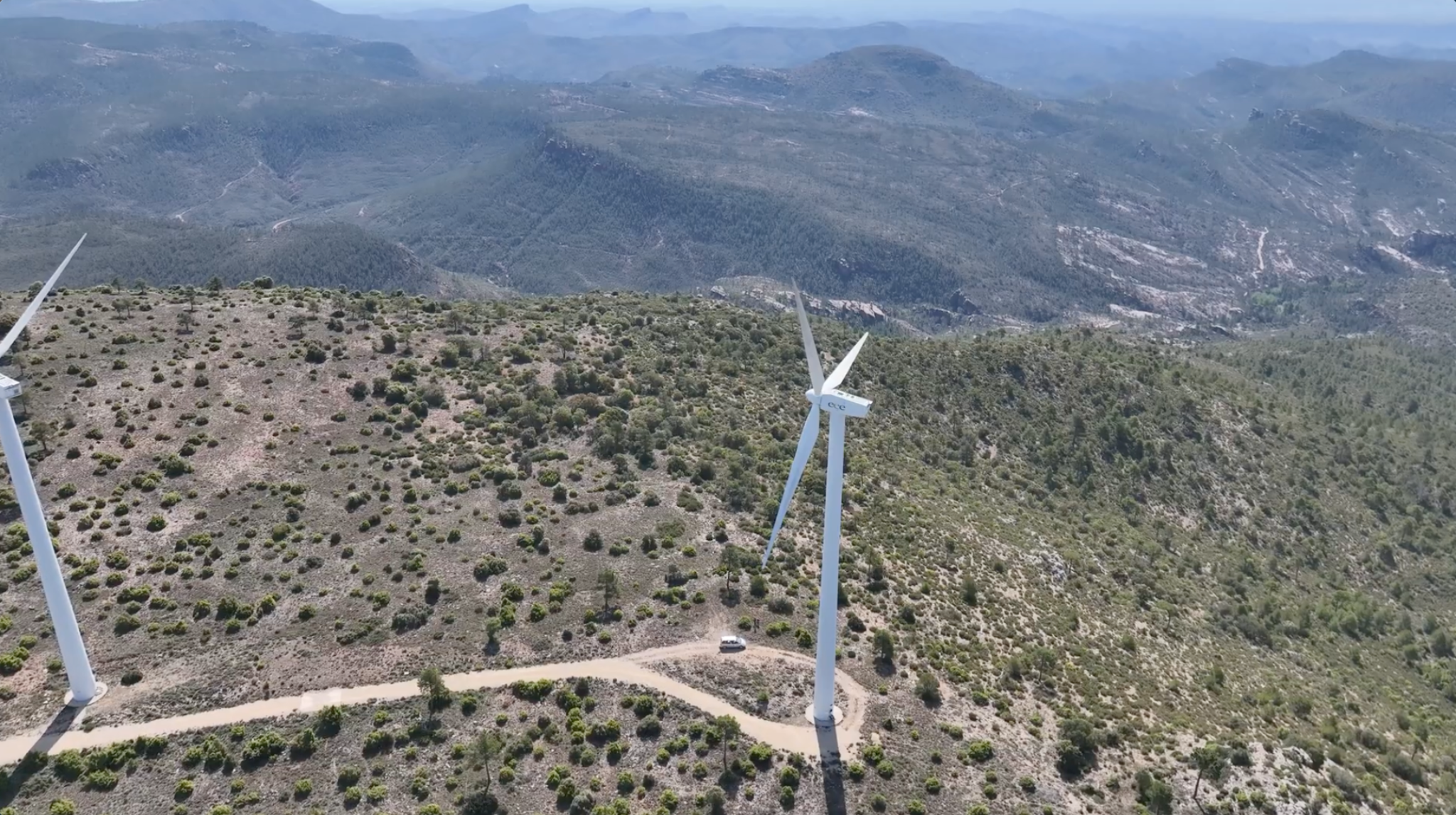 Aerogeneradores en monte de Cuenca